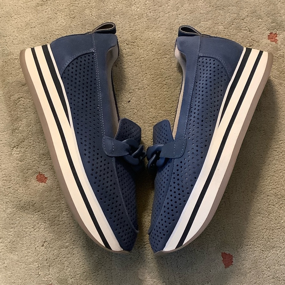 NYDJ Navy “Fern02” Perforated Shoes SZ9